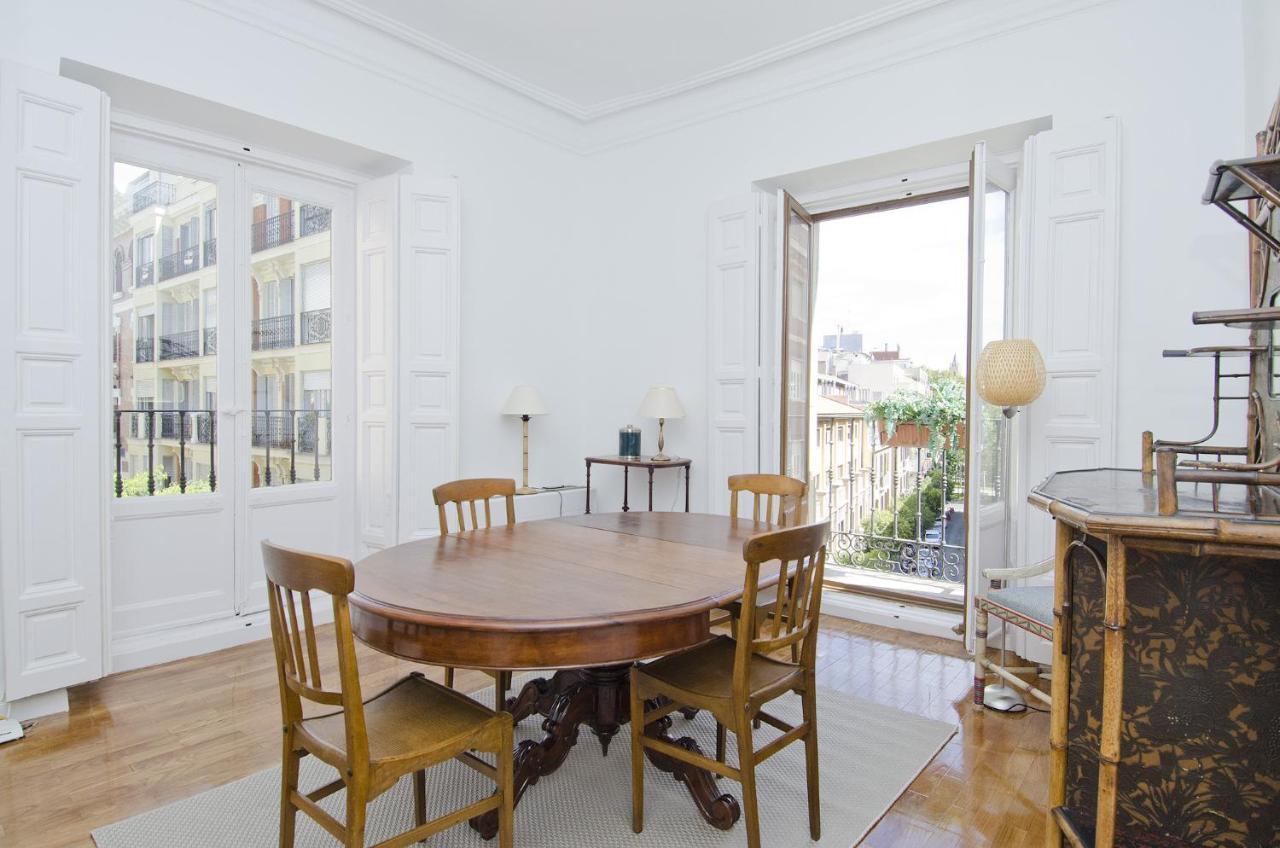 Apartamento Paseo Del Prado II En Madrid Eksteriør bilde